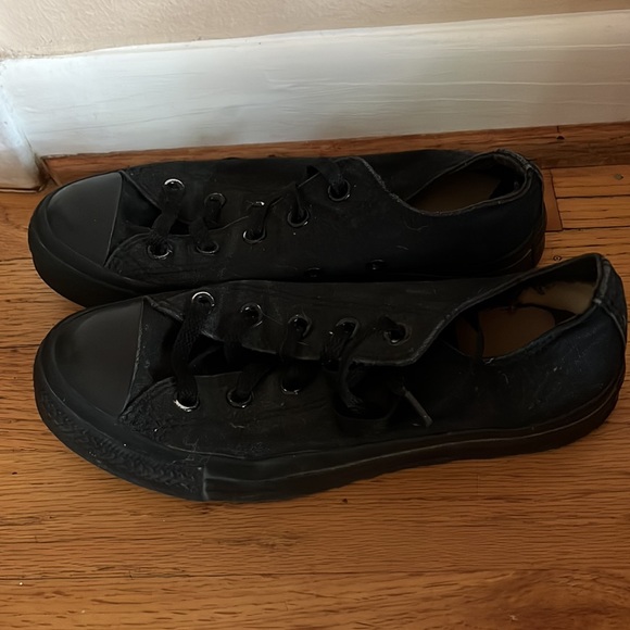 Converse shoes all black - Picture 3 of 3